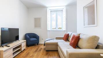 Een televisie en een kantoor