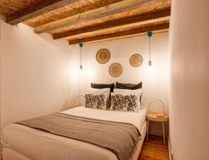 1 bedroom, internet, bed sheets