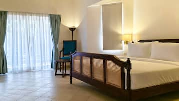 Premium Room with Balcony | Premium bedding, in-room safe, individually decorated, desk