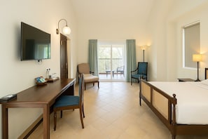 Premium bedding, in-room safe, individually decorated, desk - Amritara Serenity (Sanguem)