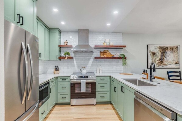 Fridge, microwave, oven, stovetop