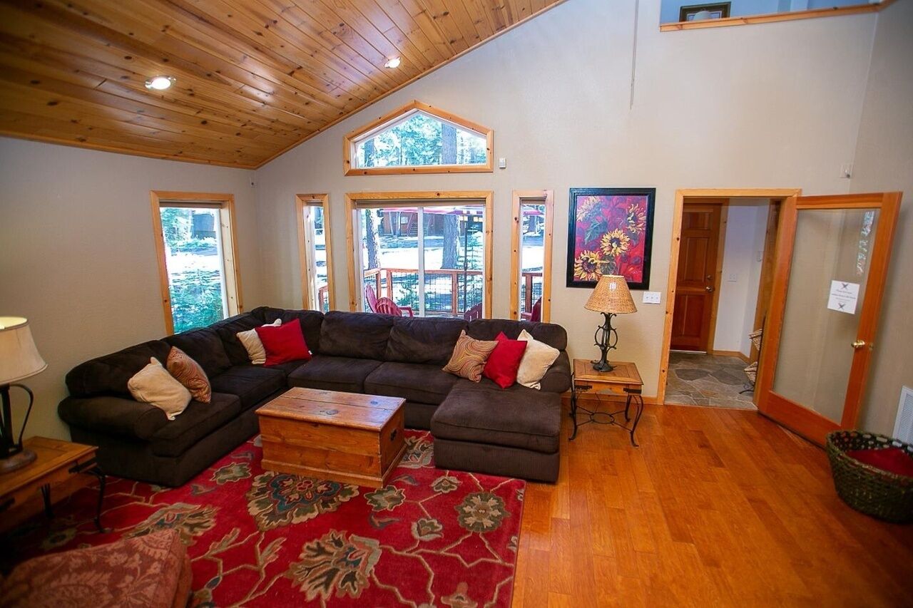 Smart TV, fireplace, computer monitors