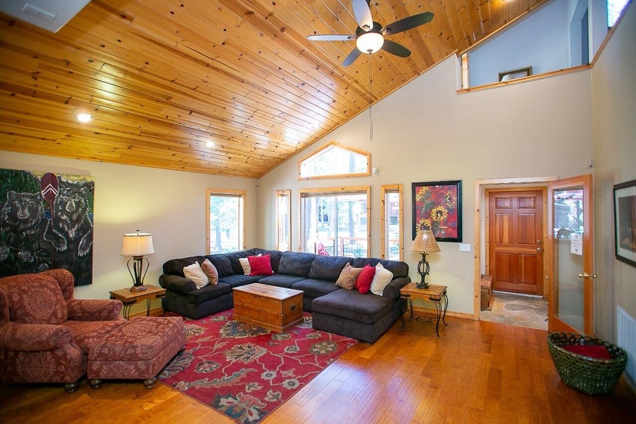 Smart TV, fireplace, computer monitors