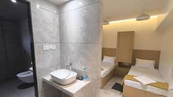 Deluxe Double or Twin Room, Balcony, City View