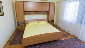 อพาร์ทเมนท์ (Four Bedroom Apartment) | 4 ห้องนอน