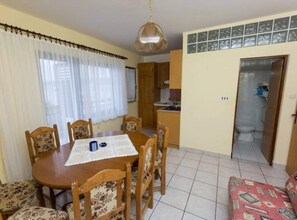 Apartamento (Four Bedroom Apartment) | Comedor
