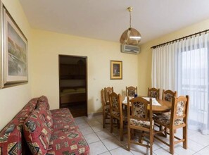 公寓 (Four Bedroom Apartment) | 餐廳