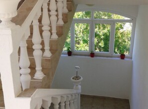 Appartement (Apartment Daisy) | Escalier