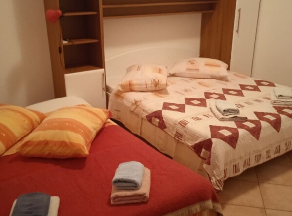 Apartment (Apartment Daisy) | 5 bedrooms, free WiFi