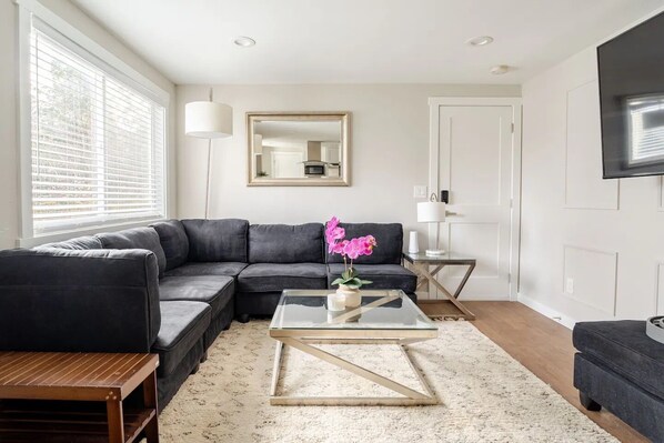 Een smart-tv, een filmbibliotheek en een stereo