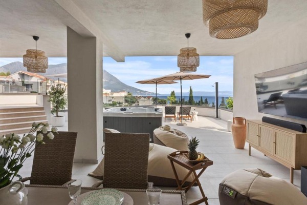 Apartment (Three-Bedroom Penthouse Apartment) | Terrace/patio
