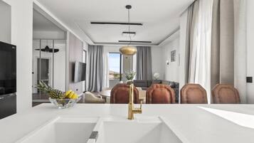 Appartement (Three-Bedroom Penthouse Apartment) | Salle à manger