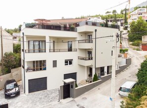 Apartment (Three-Bedroom Penthouse Apartment) | Exterior