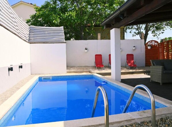 House (Four Bedroom Holiday Home with Pool) | Pool