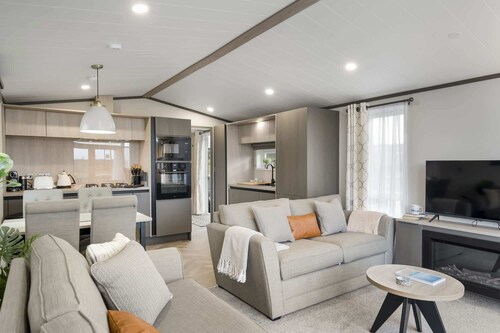 Stylish Lodge with Parking nr Ilfracombe & Beaches