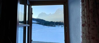 Vacation apartment no. 1, 1-3 persons, 38 sqm, shower/WC, balcony, TV, 1 bedroom + 1 bed-sitting room, upper floor