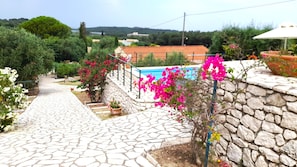Property grounds - Villa Annabell, holiday accommodation for 2 people with sea view. (Περίθεια)