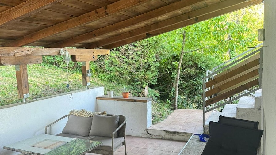 Plesivica Hillside Holiday Home With Hot -tub