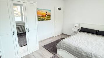 1 quarto, escrivaninha, ferros/tábuas de passar roupa, Wi-Fi de cortesia