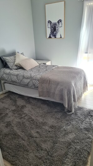 3 soverom, strykejern/-brett, reiseseng for barn og sengetøy