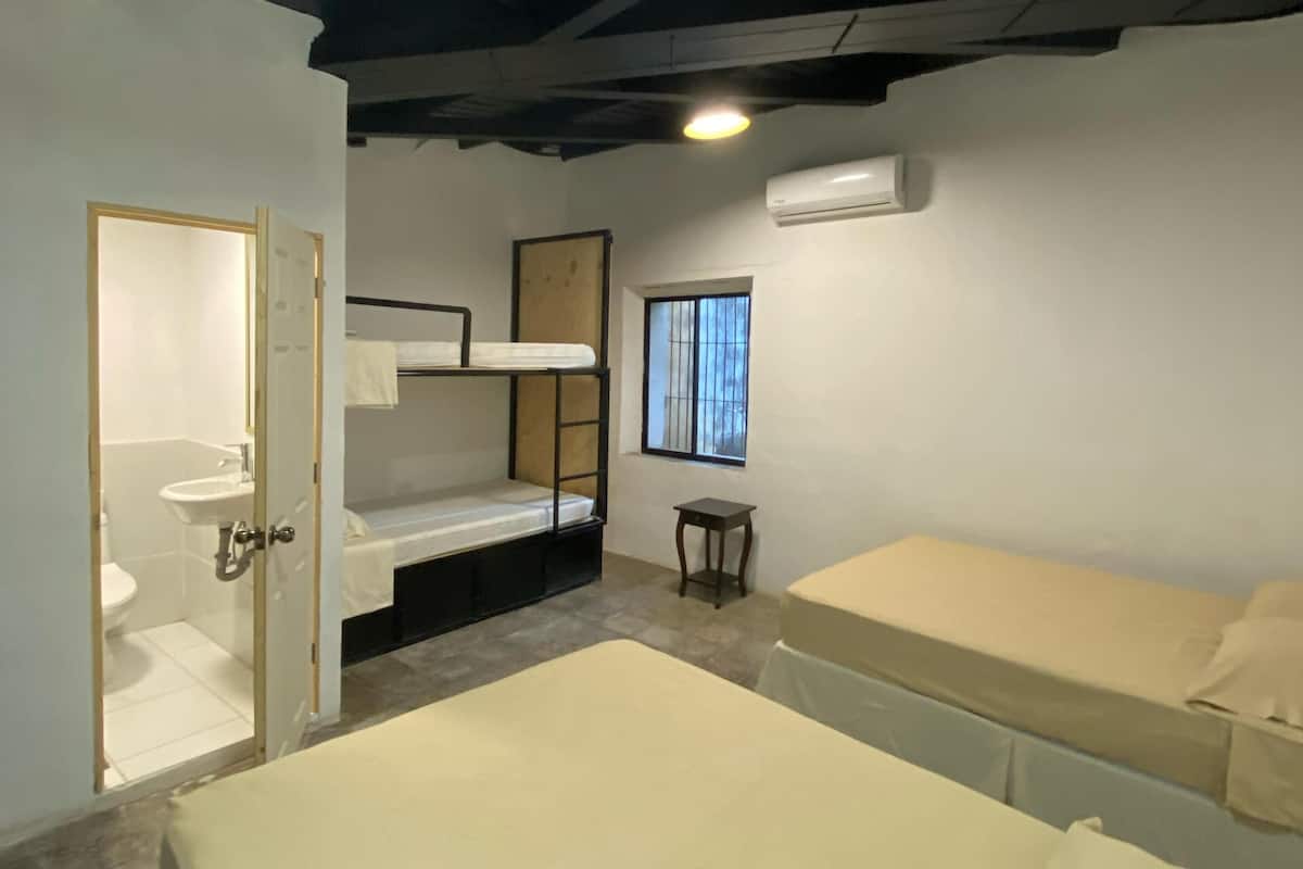 Family Triple Room | Free WiFi, bed sheets