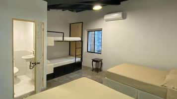 Habitación triple familiar | Wifi gratis y ropa de cama