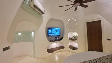 Executive Suite | Egyptian cotton sheets, premium bedding, Select Comfort beds