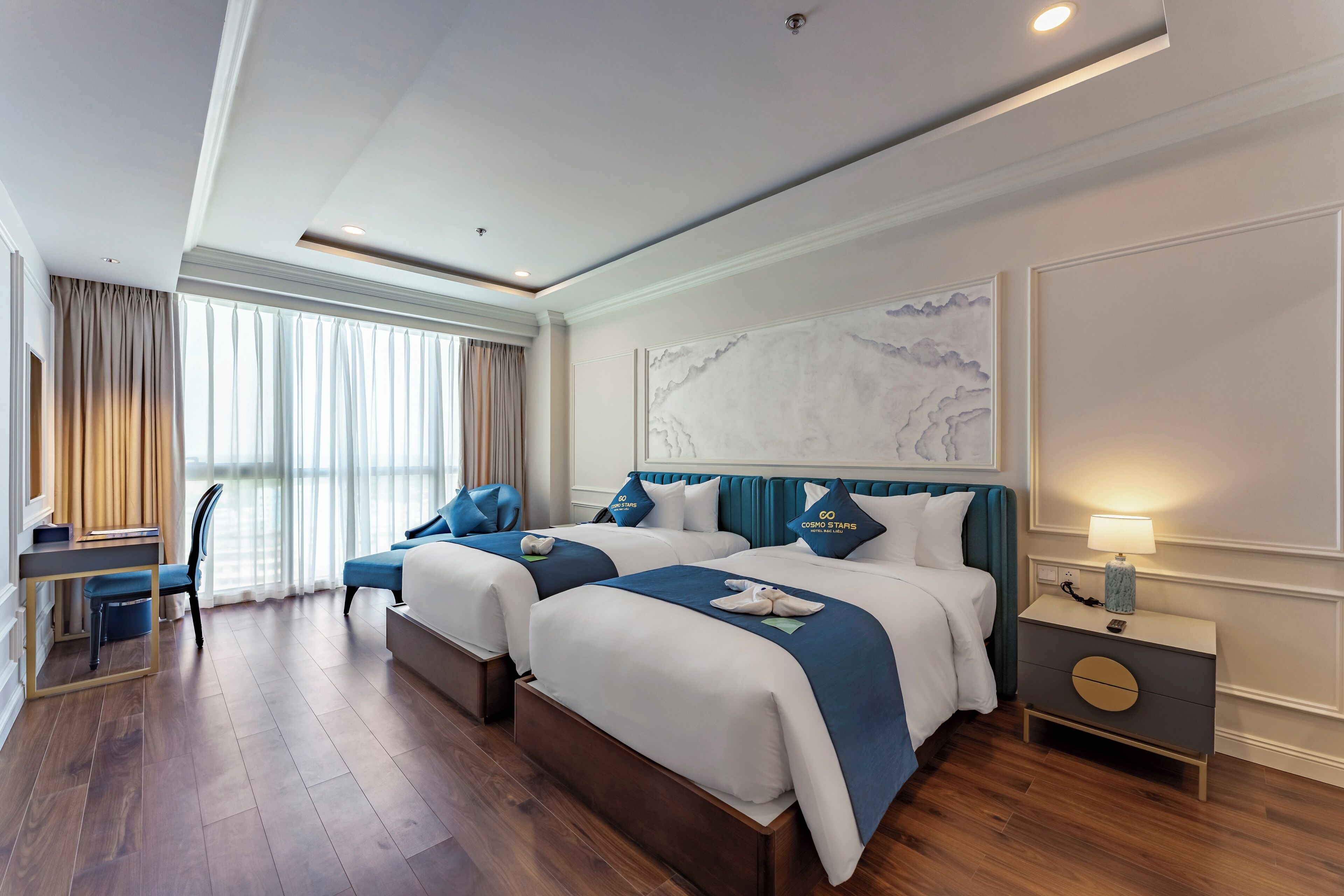 Quarto duplo superior, 2 camas de solteiro | Escrivaninha, Wi-Fi de cortesia, roupa de cama