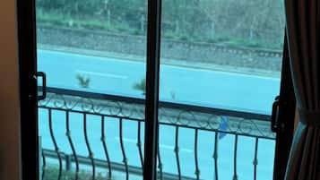 Luxury Double Room, 1 King Bed, River View | Street view