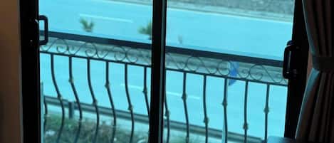 Luxury Double Room, 1 King Bed, River View | Street view
