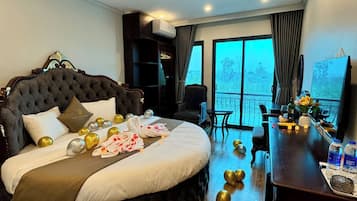 Luxury Double Room, 1 King Bed, River View