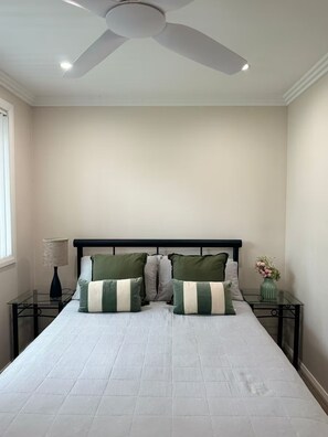 4 chambres, fer et planche à repasser, Wi-Fi gratuit, draps fournis