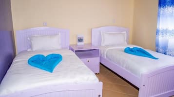 3 bedrooms, iron/ironing board, WiFi, bed sheets