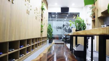 Soundproofing, free WiFi