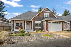 Unclassified image, 3 of 47, button