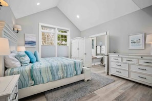 3 bedrooms, iron/ironing board, free WiFi, bed sheets - Wonderful Custom Escape, Huge Deck w/ Hot Tub, BBQ, New Decor, Pet Friendly, 5 Blocks to Beach (Rockaway Beach)