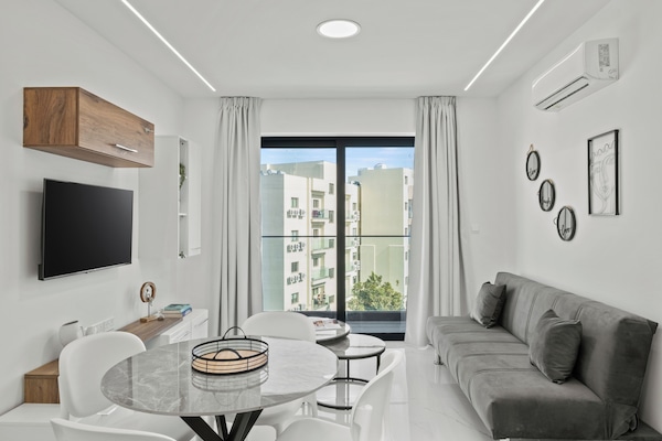 Superior Apartment, City View | 1 bedroom, in-room safe, blackout drapes, soundproofing