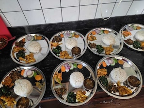 Food and drink - jay sambhoo pumdikot lodge (Pokhara)
