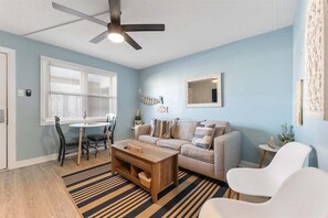Smart TV - 1BR Condo in Prime Location with Heated Pool & BBQ (North Wildwood)