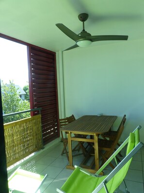 屋外ダイニングエリア