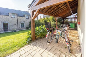 Property grounds - Large, bright renovated farmhouse (Étel)