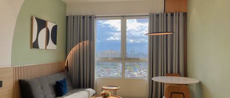 Lägenhet Comfort - utsikt mot staden | Vardagsrum