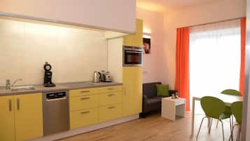 Comfort Apartment, Private Bathroom | Private kitchen