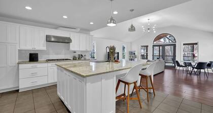 Chamblee Retreat 3BR Home w Spacious Porch