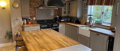 Ferienhaus, 5 Schlafzimmer, Balkon, Gartenblick | Innenbereich