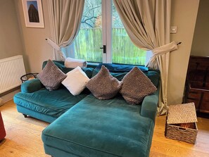 House, 5 Bedrooms, Balcony, Garden View | Living room - Stone Cottage Norfolk , Lovely Family Cottage (Norwich)