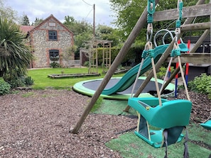 House, 5 Bedrooms, Balcony, Garden View | Children's area
