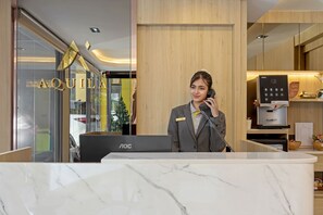 Reception - Aquila Hotel Bangkok (Bangkok)
