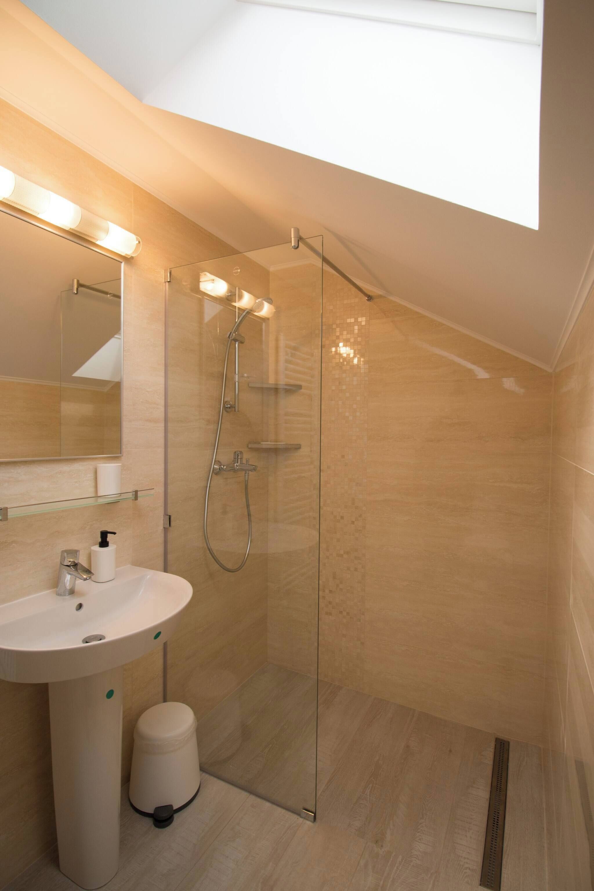 Apartment, 2 Bedrooms, Balcony, Mountain View | Bathroom | Toilet paper