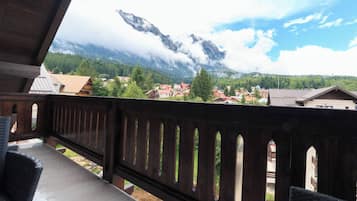 Apartment, 2 Bedrooms, Balcony, Mountain View | Balcony
